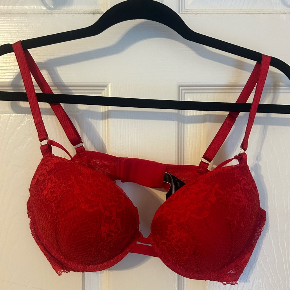 Victoria Secret Sexy Tee Lace Push-Up Bra NWOT